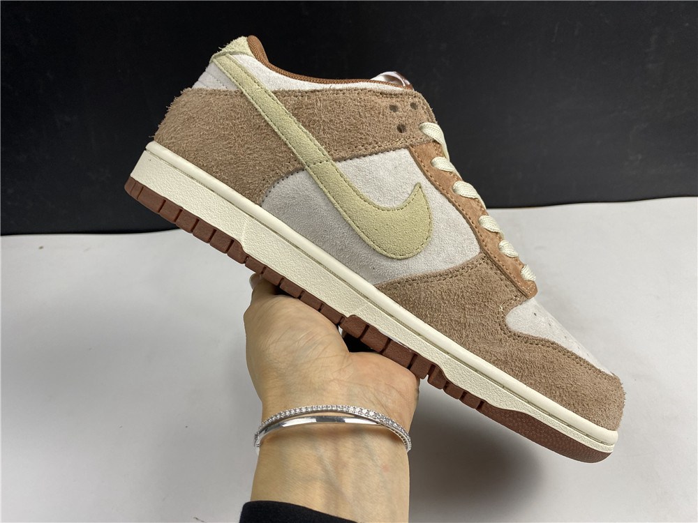 Nike Dunk Low PRM Medium Curry DD1390-100